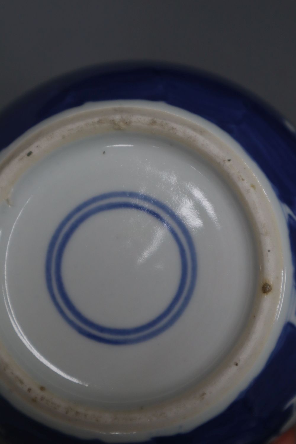 Two Chinese prunus pattern jars, one with a repaired cover, 14cm